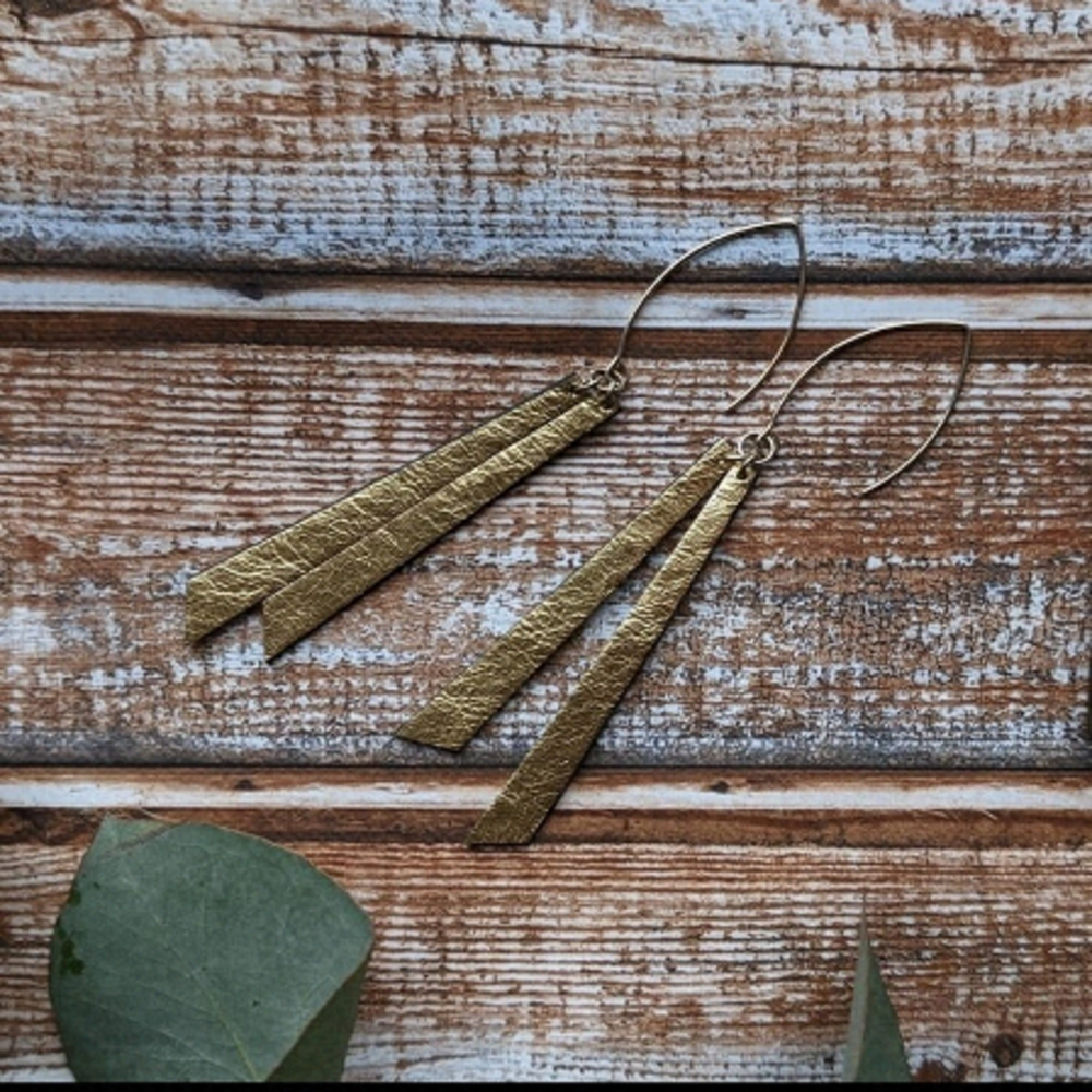 𝅺gold Leather Earrings